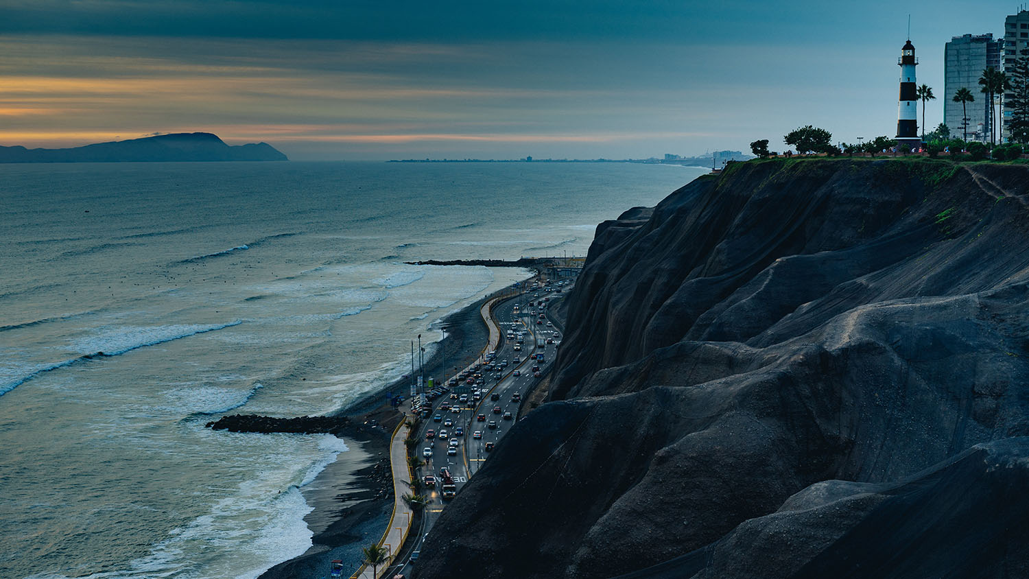 Lima, Huachachina, and Paracas in 7 Days